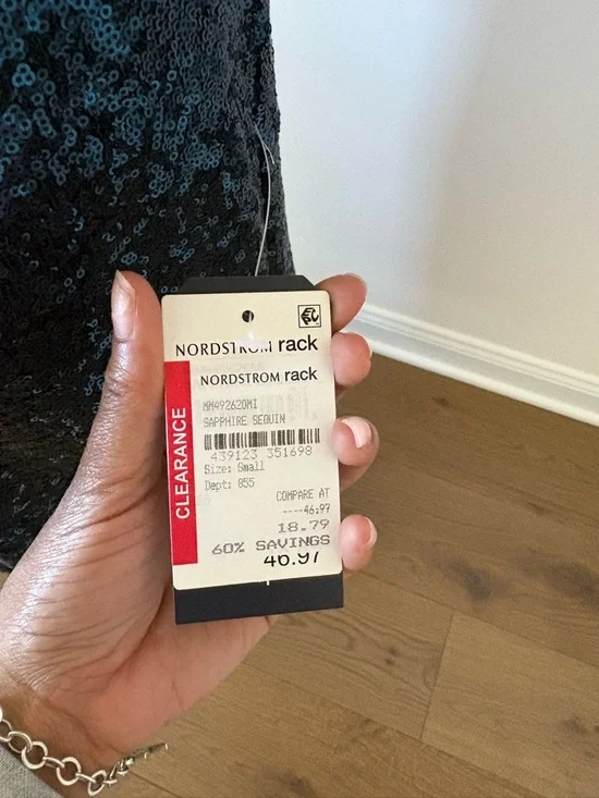 Melrose and Market Black Sequin V‑Neck Midi Dress - Picture 6 of 7